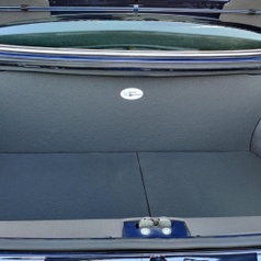 oldtimer BMW with hifi upgrade