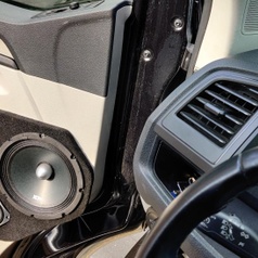 VW Transporter extreme audio