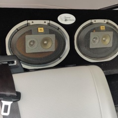 VW Transporter extreme audio