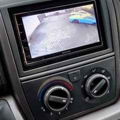 bestelbus met audio upgrade + Camera +laadbak verlichting